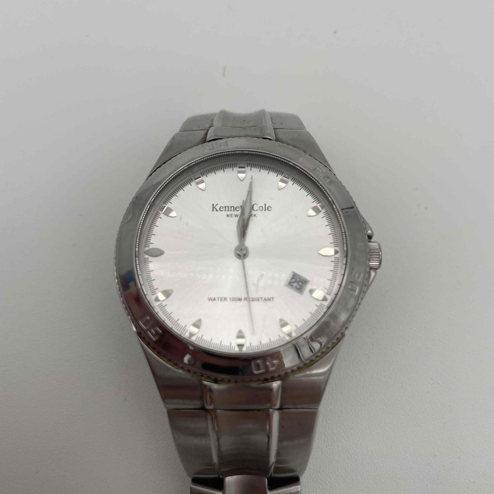Kenneth Cole Vintage Silver Tone Watch KC3211 Dateā Display Water Resist